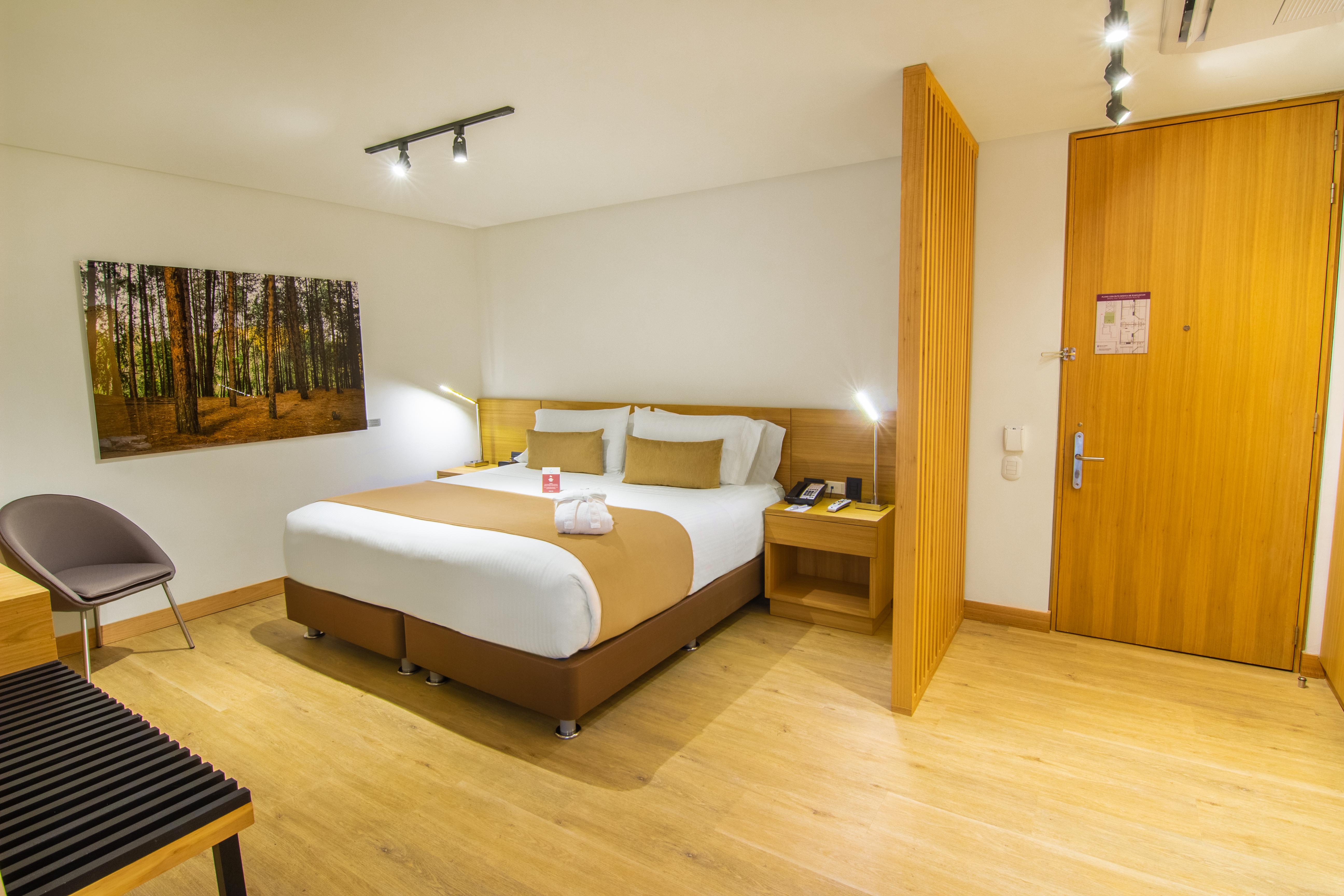 Best Western Plus 93 Park Hotel Bogotá Exterior foto A room at the hotel