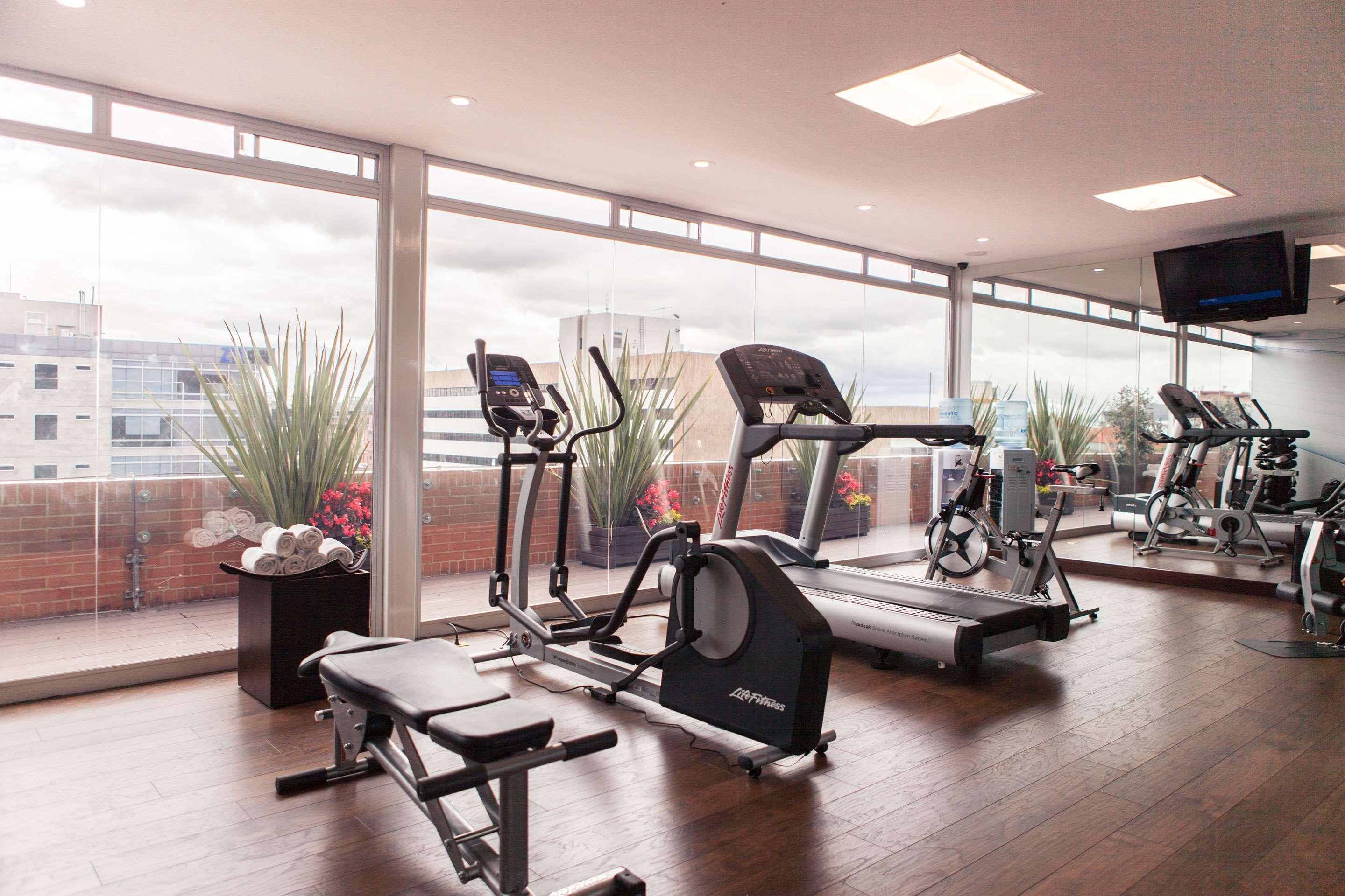 Best Western Plus 93 Park Hotel Bogotá Exterior foto A gym in a hotel