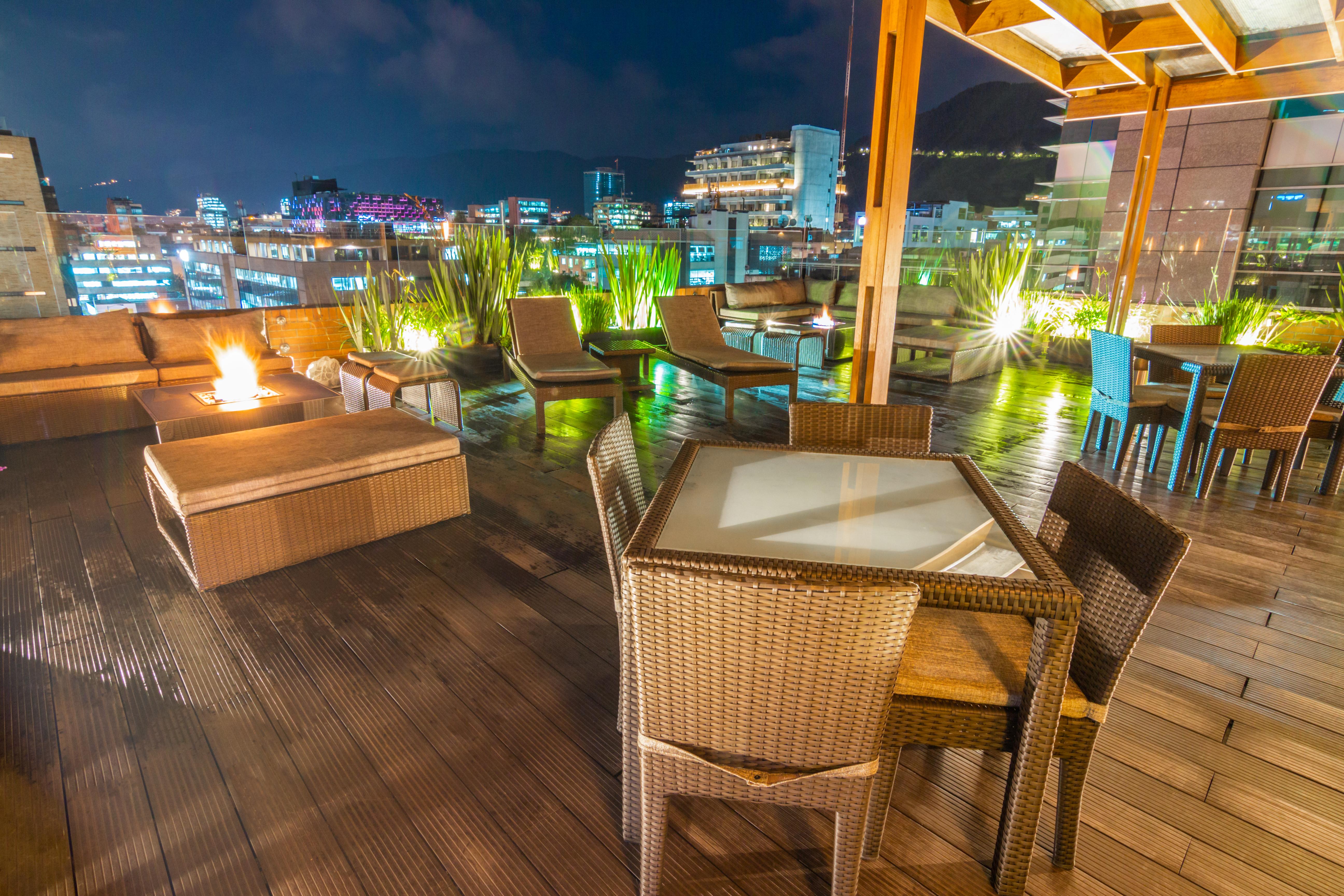 Best Western Plus 93 Park Hotel Bogotá Exterior foto Rooftop bar in Lima, Peru